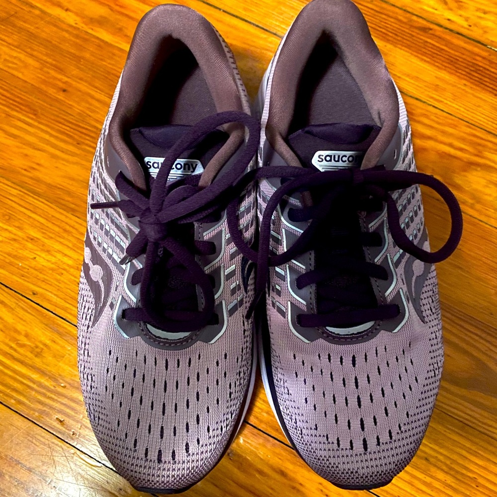 Purple Saucony Ride 13 size 7.5